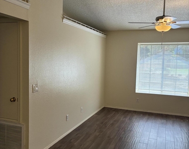 860 N Mcqueen Road - Photo Thumbnail 13