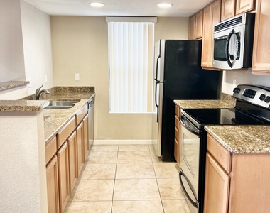 1125 E Broadway Road - Photo Thumbnail 3