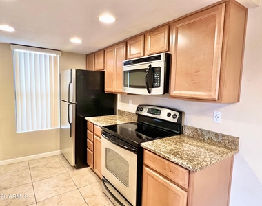 1125 E Broadway Road - Photo Thumbnail 5