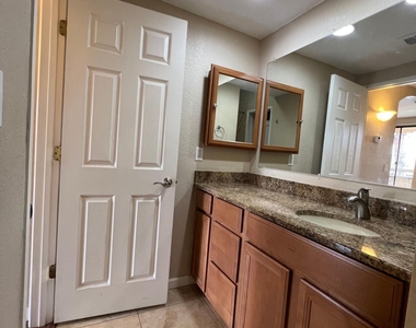 1125 E Broadway Road - Photo Thumbnail 12