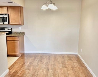 1125 E Broadway Road - Photo Thumbnail 8