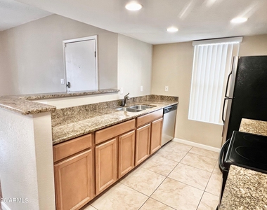 1125 E Broadway Road - Photo Thumbnail 15