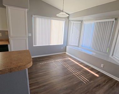 6218 E Colby Street - Photo Thumbnail 6