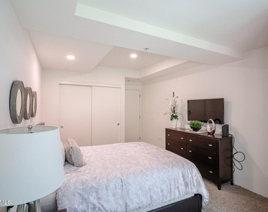 7121 E Rancho Vista Drive - Photo Thumbnail 16