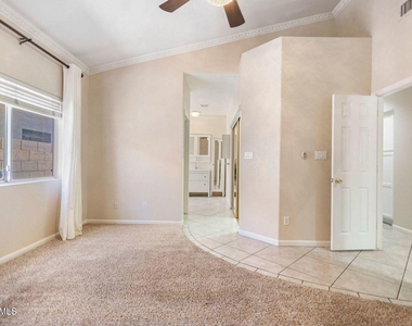 7421 S Kachina Drive - Photo Thumbnail 12