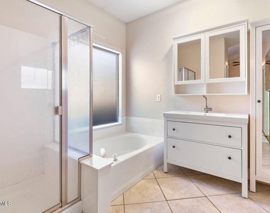 7421 S Kachina Drive - Photo Thumbnail 13