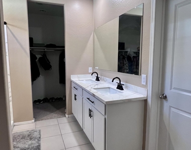 15545 W Smoketree Drive - Photo Thumbnail 18