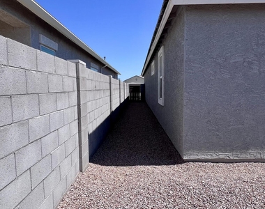 15545 W Smoketree Drive - Photo Thumbnail 30