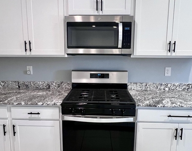 15545 W Smoketree Drive - Photo Thumbnail 7