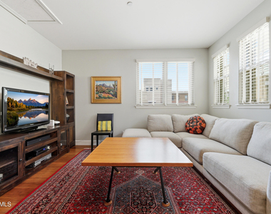 641 S Roosevelt Street - Photo Thumbnail 17