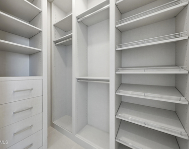 6587 N Palmeraie Boulevard - Photo Thumbnail 26