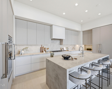 6587 N Palmeraie Boulevard - Photo Thumbnail 12