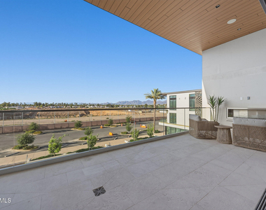 6587 N Palmeraie Boulevard - Photo Thumbnail 3