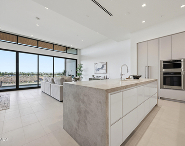 6587 N Palmeraie Boulevard - Photo Thumbnail 7