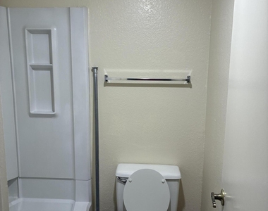 10610 S 48th Street - Photo Thumbnail 12