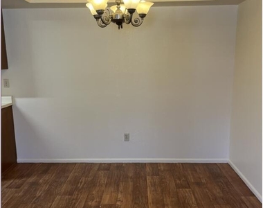 10610 S 48th Street - Photo Thumbnail 2