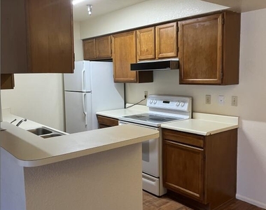 10610 S 48th Street - Photo Thumbnail 4