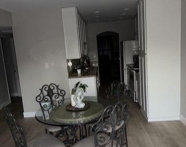 2502 N 22nd Drive - Photo Thumbnail 2