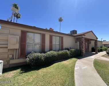 2502 N 22nd Drive - Photo Thumbnail 14