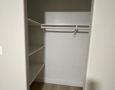 2502 N 22nd Drive - Photo Thumbnail 10