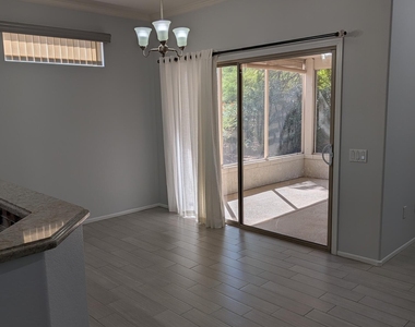 16225 W Tapatio Drive - Photo Thumbnail 5