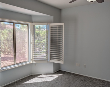 16225 W Tapatio Drive - Photo Thumbnail 15
