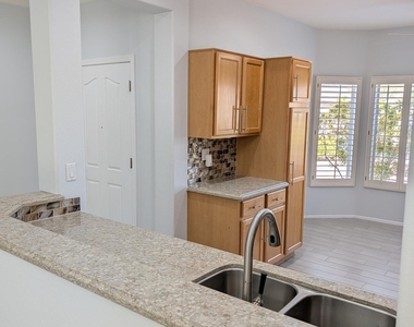16225 W Tapatio Drive - Photo Thumbnail 3