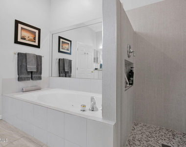 8270 N Hayden Road - Photo Thumbnail 20