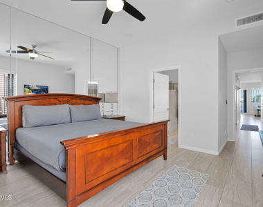 8270 N Hayden Road - Photo Thumbnail 16
