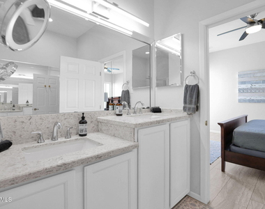 8270 N Hayden Road - Photo Thumbnail 19