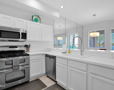 8270 N Hayden Road - Photo Thumbnail 1