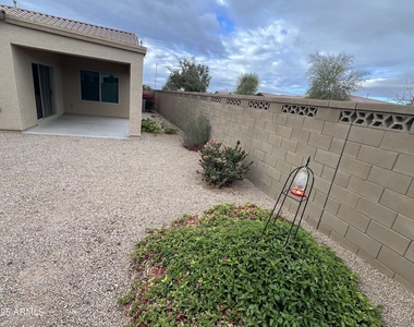 17870 W Hadley Street - Photo Thumbnail 13
