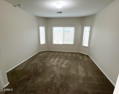 17870 W Hadley Street - Photo Thumbnail 7