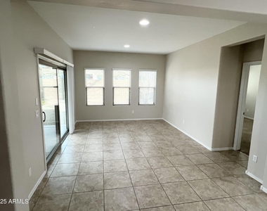17870 W Hadley Street - Photo Thumbnail 6