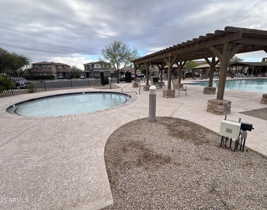 17870 W Hadley Street - Photo Thumbnail 17