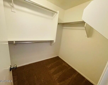 35747 W Velazquez Drive - Photo Thumbnail 11