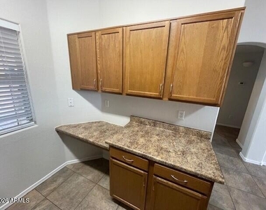 35747 W Velazquez Drive - Photo Thumbnail 6