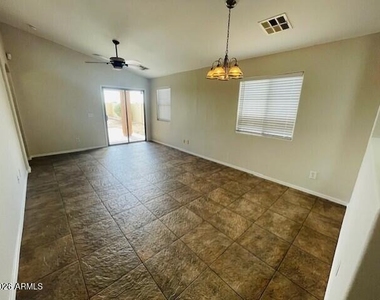 35747 W Velazquez Drive - Photo Thumbnail 2