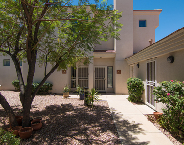 8270 N Hayden Road - Photo Thumbnail 23