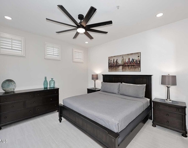 8270 N Hayden Road - Photo Thumbnail 14