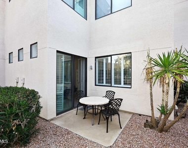 8270 N Hayden Road - Photo Thumbnail 12