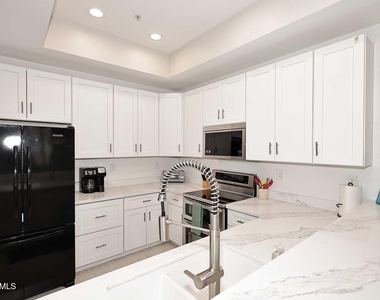 8270 N Hayden Road - Photo Thumbnail 1