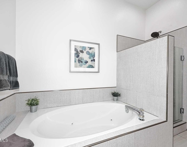 8270 N Hayden Road - Photo Thumbnail 16