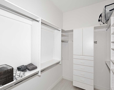 8270 N Hayden Road - Photo Thumbnail 18