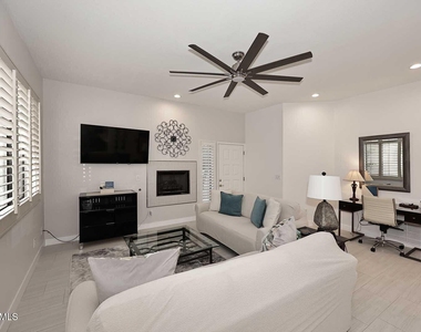 8270 N Hayden Road - Photo Thumbnail 8