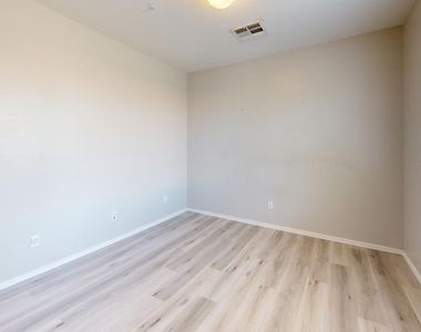 164 W Campbell Court - Photo Thumbnail 8