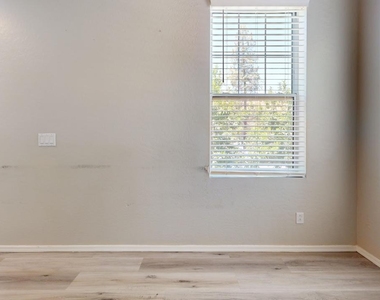 164 W Campbell Court - Photo Thumbnail 5