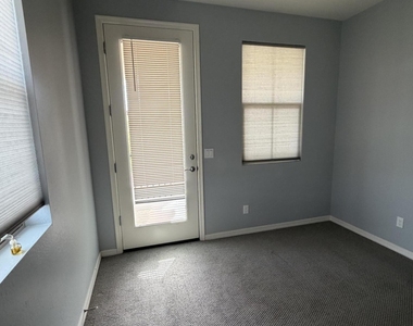 1563 W Marlin Drive - Photo Thumbnail 19