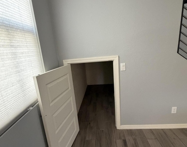 1563 W Marlin Drive - Photo Thumbnail 13