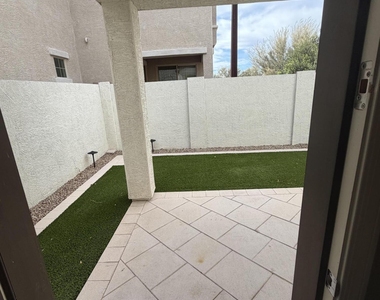 1563 W Marlin Drive - Photo Thumbnail 9